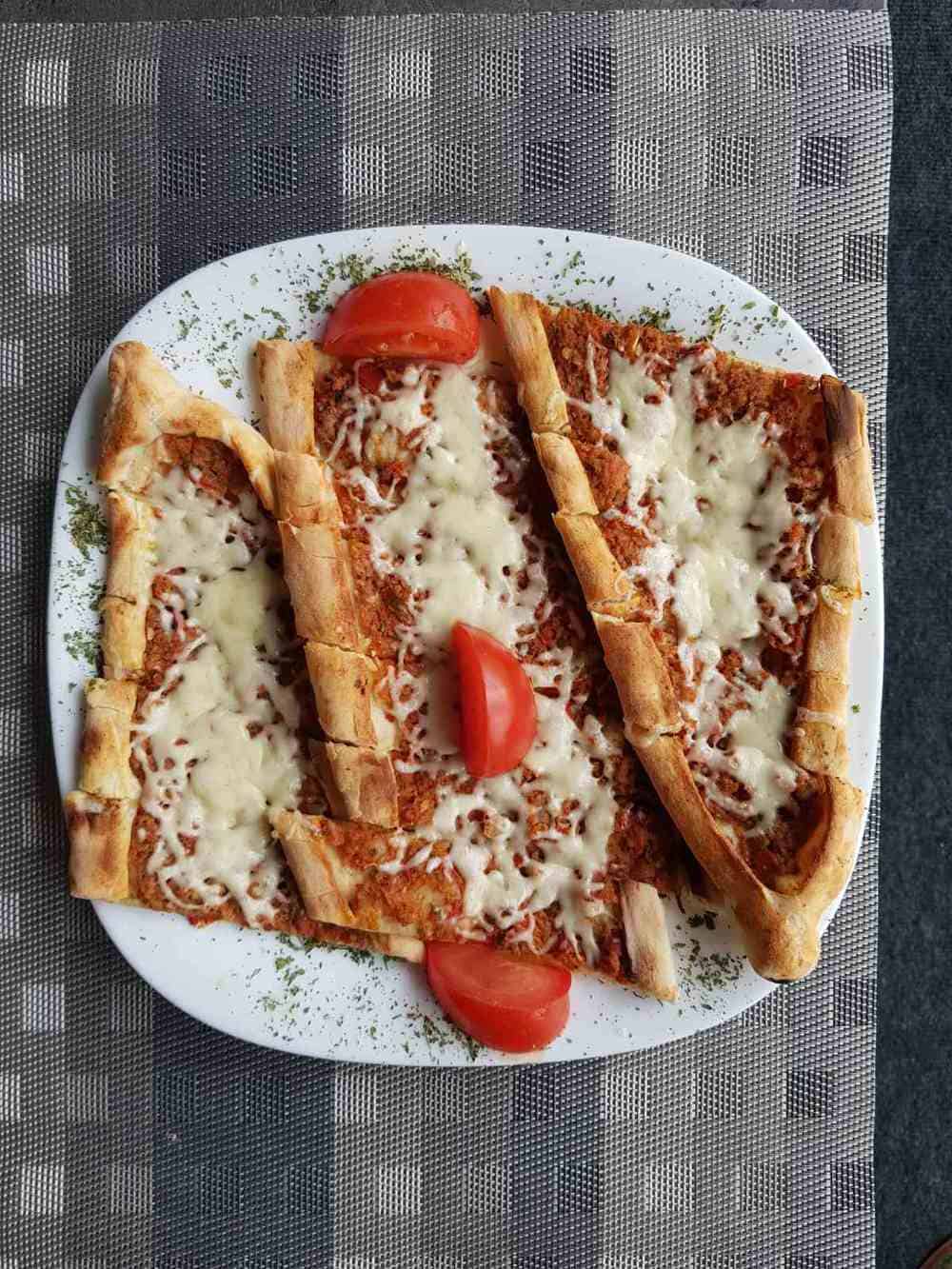 Kaşarlı Pide